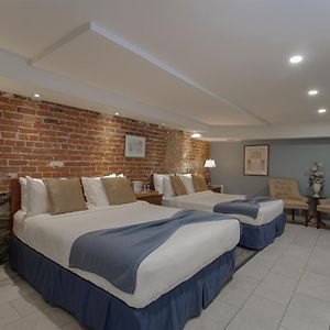 Standard Queen Room Two Queen Beds